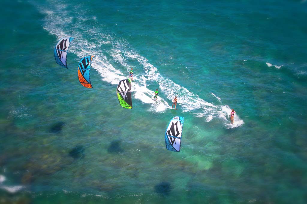 hommes et femmes en kitesurf Guadeloupe